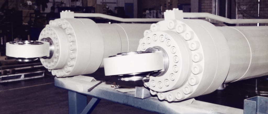 Heavy duty hydraulic cylinders repaired and supplied by Pegasus